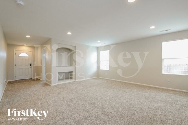 Building Photo - 865 Willow Dr