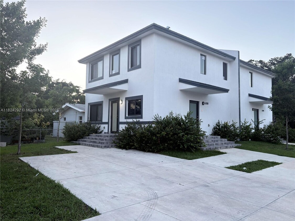 Primary Photo - 6280 NW 22nd Ct