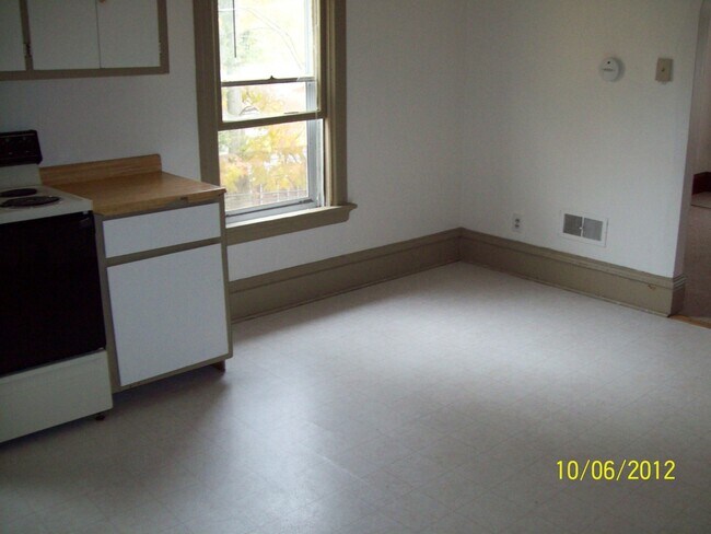 Foto del edificio - 4513 School Rd