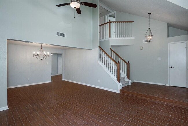 Building Photo - 19 Village Knoll Pl