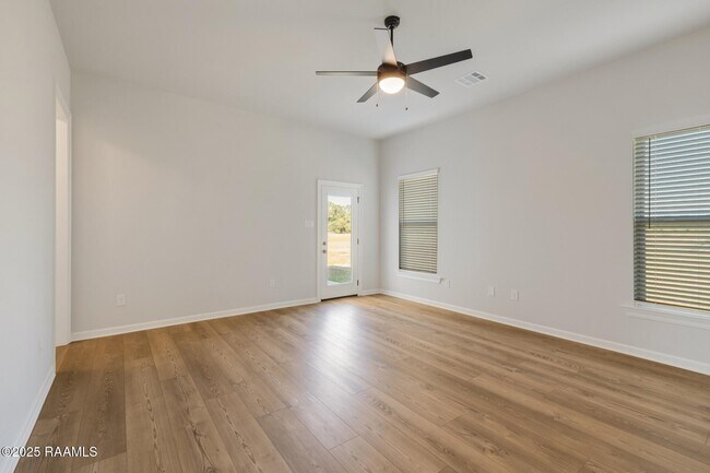 Foto del edificio - 305 Wakely Ct