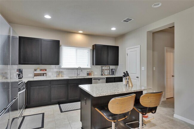 Foto del edificio - 106 Mossycup Dr