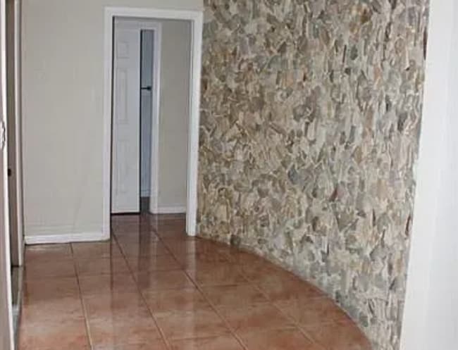 Foto del edificio - 11201 NW 33rd St