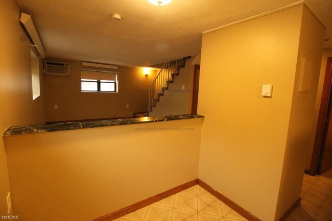 Foto del edificio - 2 br, 1.5 bath  - 344 Market St # GNC11
