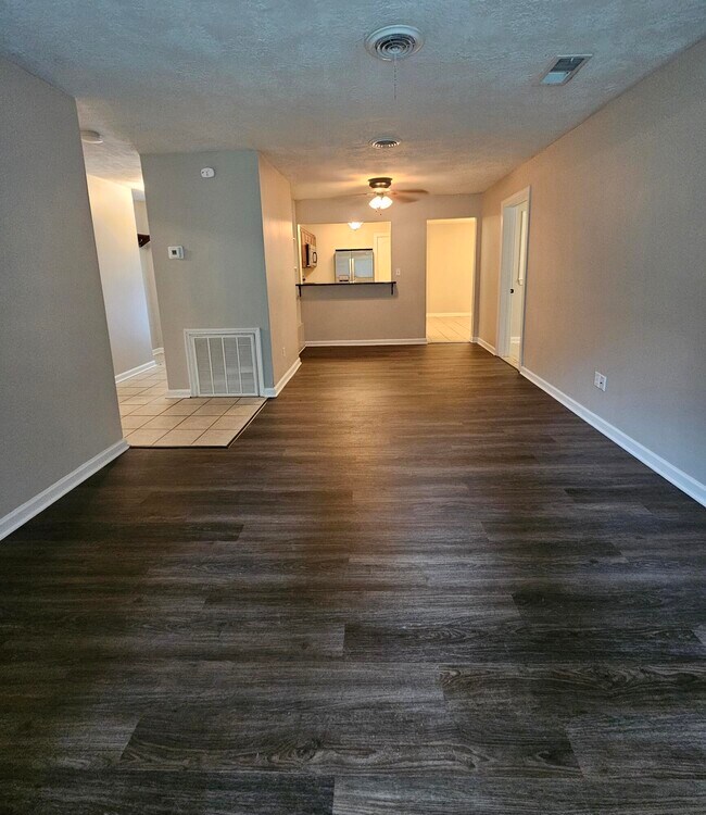 Foto del edificio - 3306 Tanglewood Dr