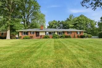 Building Photo - 205 S Palisades Dr