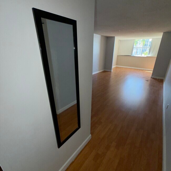 Foto del edificio - 701 Three Islands Boulevard