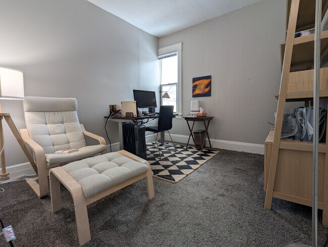 Foto del edificio - 732 Case Ave