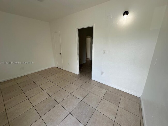 Foto del edificio - 1293 NE 109th St