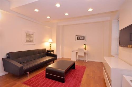 Building Photo - 150 W 51st St