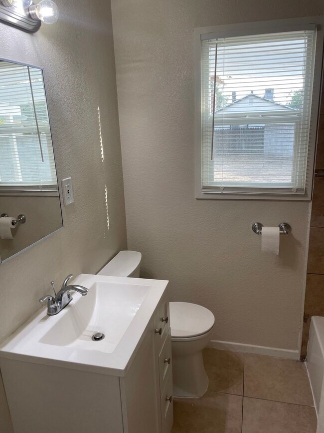 Building Photo - 3185 N Casa Loma Dr