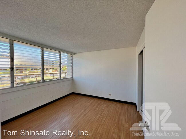 Building Photo - 1 br, 1 bath House - Salt Lake Manor #208 ...