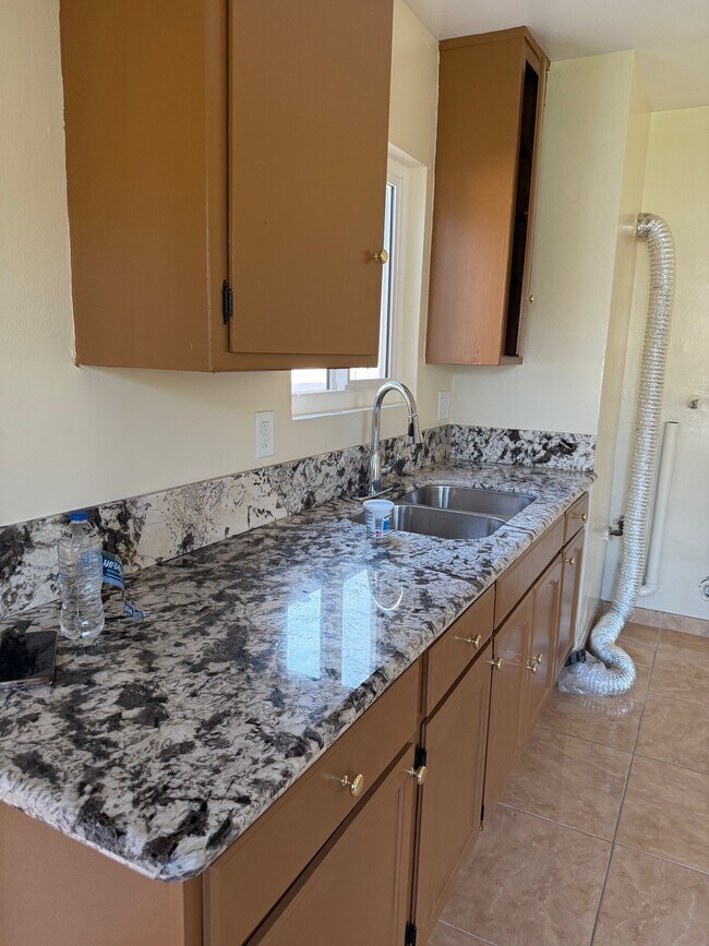 Foto del edificio - 7130 Newell St