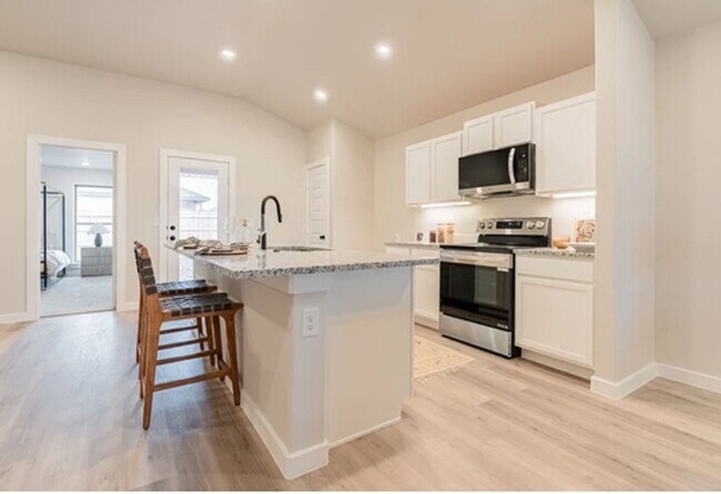 Foto del edificio - 612 E 16th St
