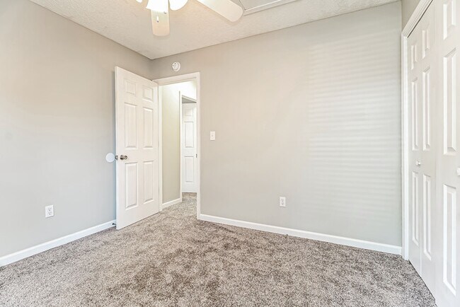 Building Photo - 7 Poppy Meadow Ln