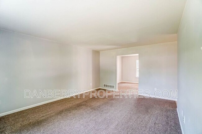 Foto del edificio - 3733 Willow Run Dr