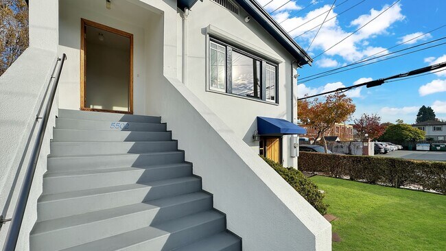 Building Photo - ALL UTILITIES INCLUDED - Remodeled - Upper Level - Backyard