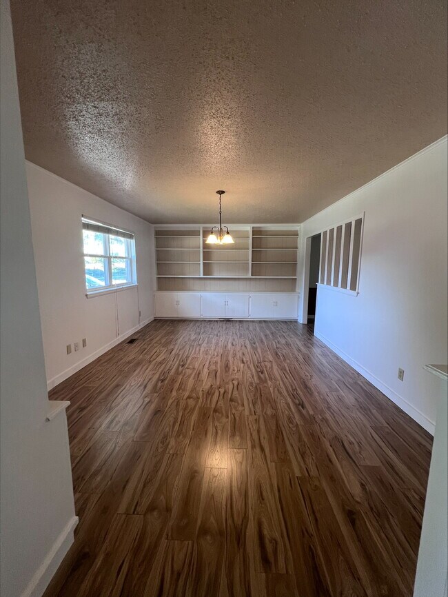 Foto del edificio - 735 NW 5th St