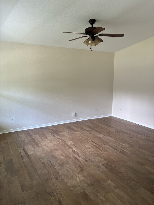 Foto del edificio - 6099 E Pike St