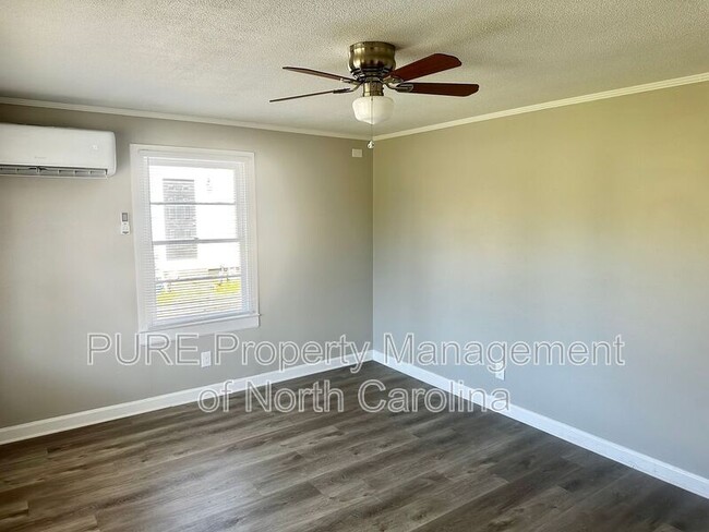 Building Photo - 504A Moore Dr