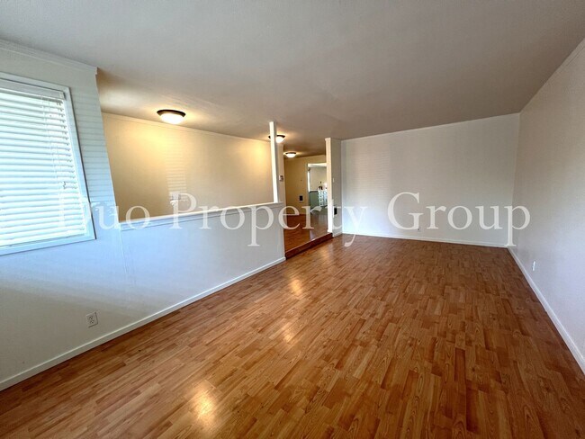 Building Photo - 2035 Harvard Dr