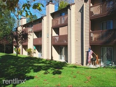Building Photo - 1332 Duvall Ave NE