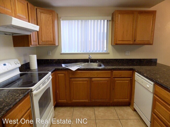 Foto del edificio - 4 br, 2 bath House - 1961 Blossomwood Ln.