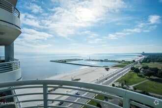Building Photo - 2060 Beach Blvd
