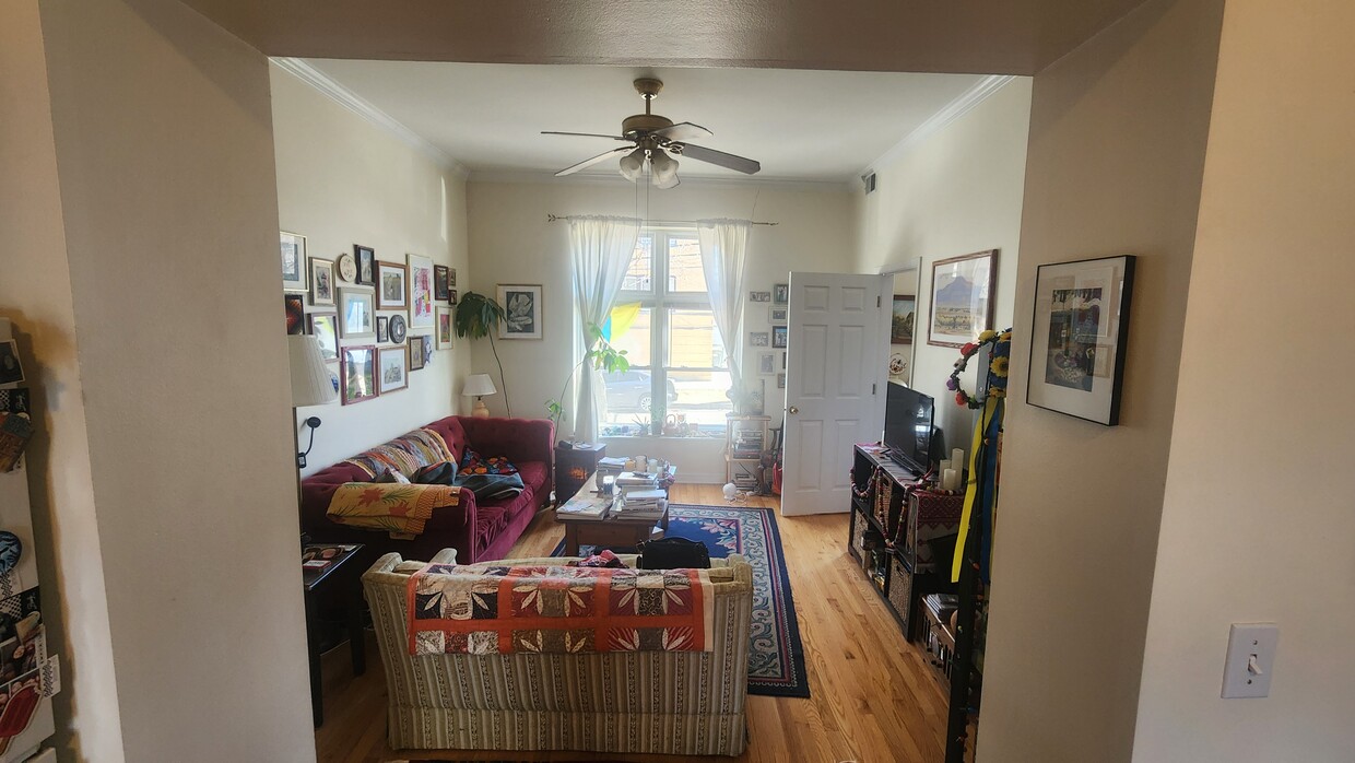 Primary Photo - 1114 N Rockwell St