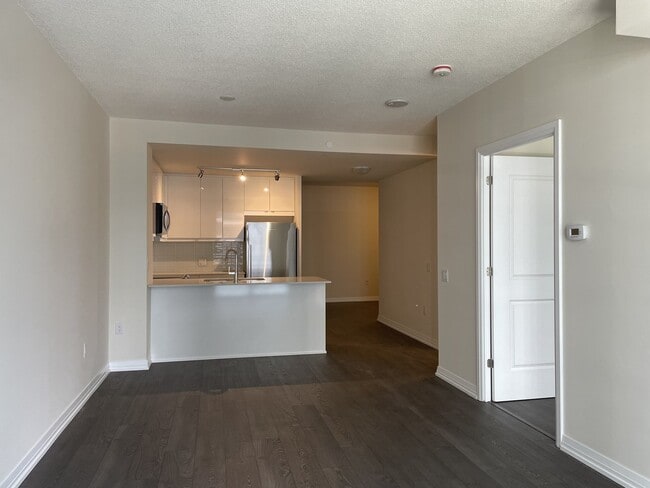 Photo du bâtiment - 50 Thomas Riley Rd