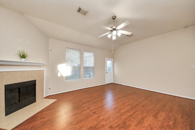 Foto del edificio - 822 Glen Abbey Dr