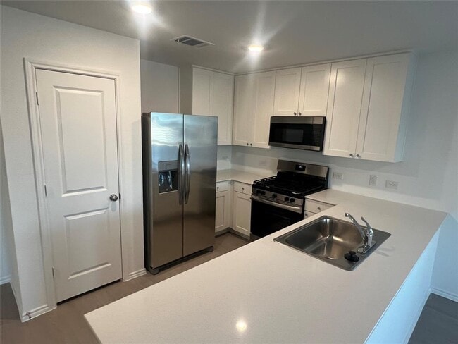 Building Photo - 400 Park Ave