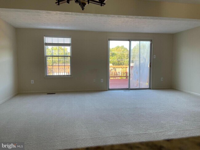 Building Photo - 874 Flagler Dr
