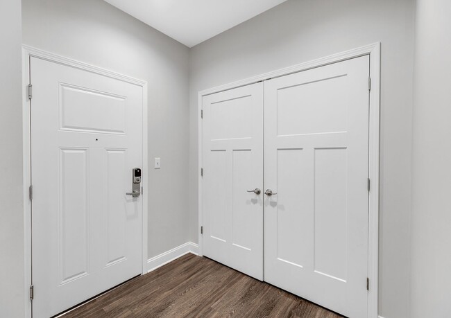 Building Photo - HUGE! 1 bedroom Next to Albany Med!