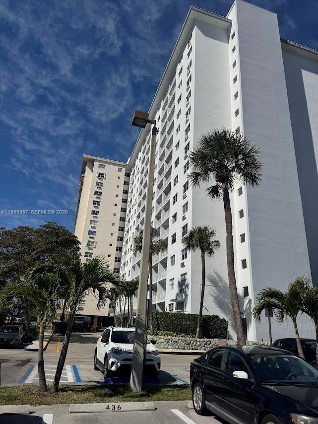 Building Photo - 400 Kings Point Dr