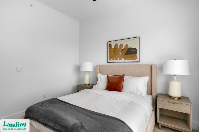 Building Photo - 650 E Sycamore St