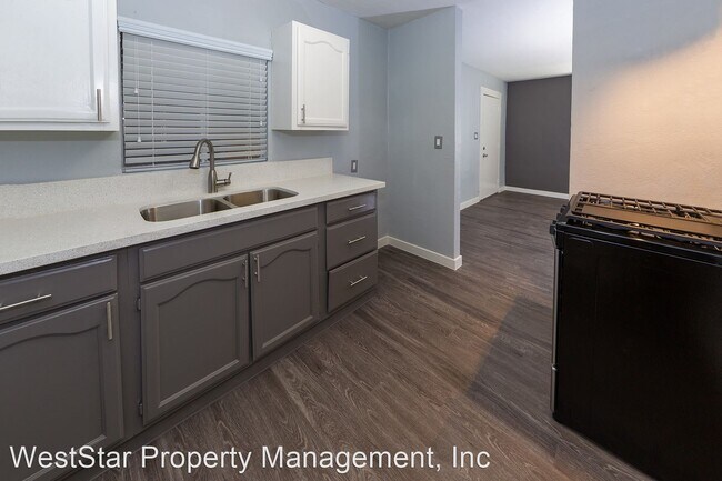 Foto del edificio - 1377 N Warren Ave