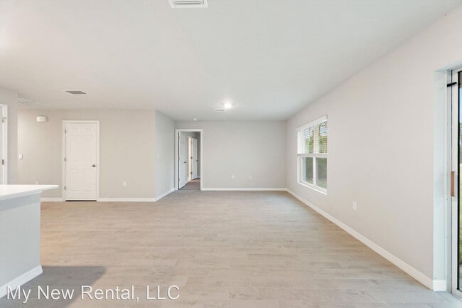 Building Photo - 4 br, 2 bath House - 3001 36th Street West