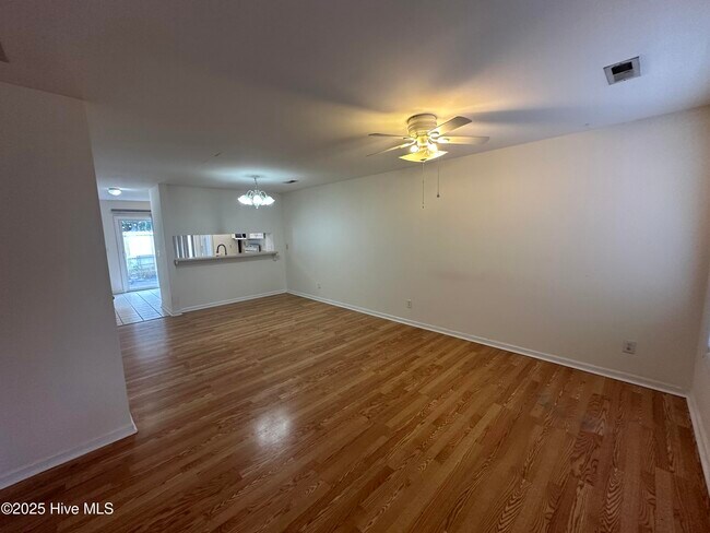Foto del edificio - 4910 Bridgers Rd