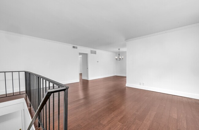 Foto del edificio - 248 S Rexford Dr