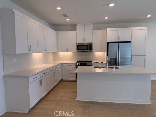 Building Photo - 1429 E Via Acero