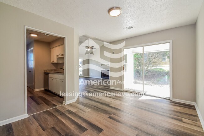 Building Photo - 870 Stafford Ct