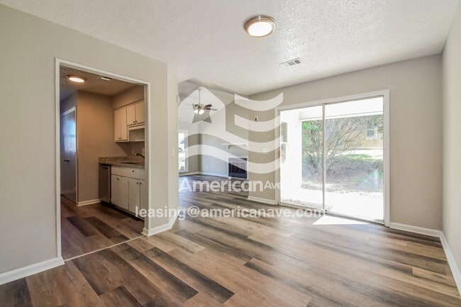 Foto del edificio - 870 Stafford Ct