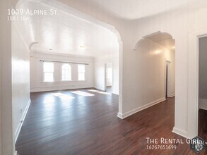 Building Photo - 1009 Alpine St