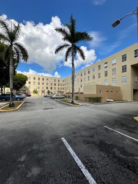 Building Photo - 7420 W 20th Ave