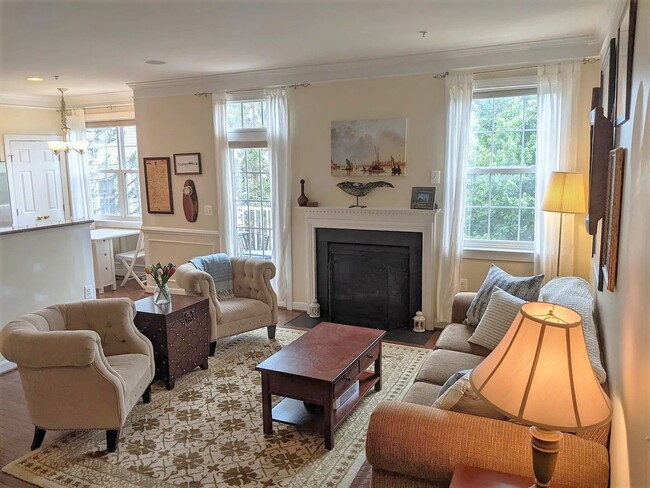 Building Photo - Beautiful and great location! Come see!