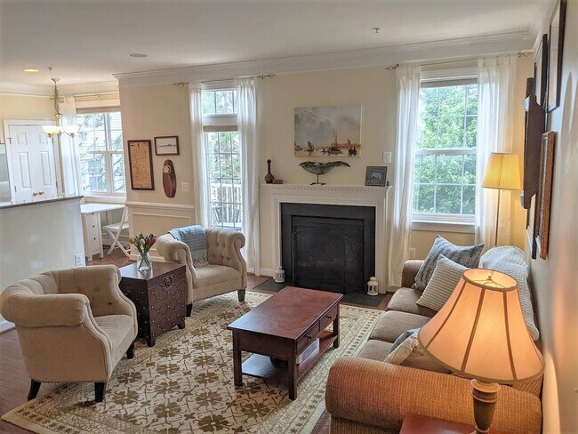 Foto del edificio - Beautiful and great location! Come see!