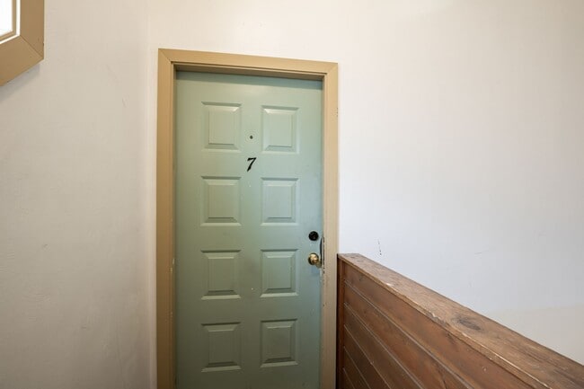 Building Photo - Chesapeake Bay  Condo Ready Now!