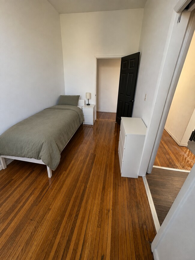 Foto del edificio - 245-245 W Market St