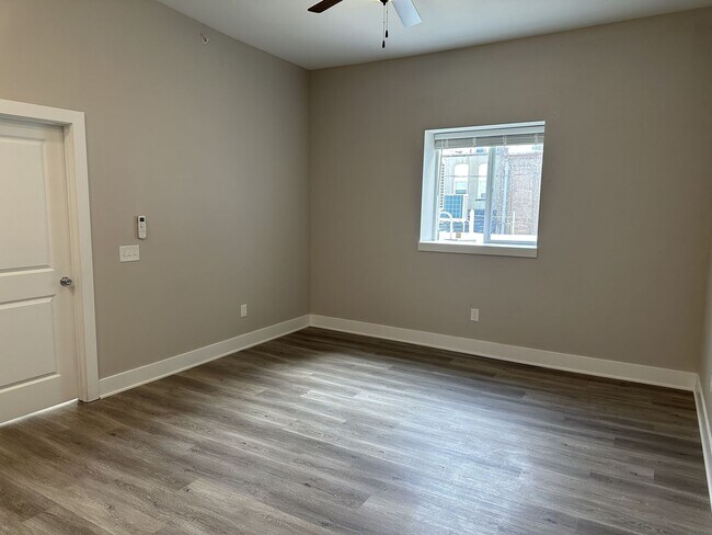 Building Photo - 812 Keeler St